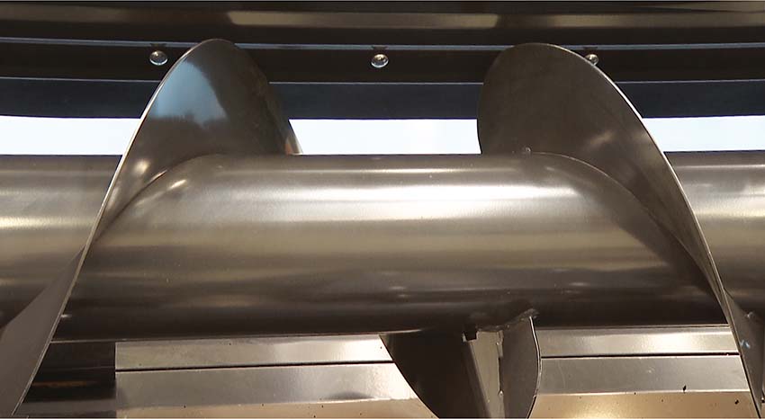 Drago-GT-con-coclea-iperdimensionata-raccoglie-il-mais-allettato-hyper-dimensioned-auger-harvests-down-corn-con-sinfín-híperdimensionada-cosecha-maíz-encorvado Drago-GT-con-coclea-iperdimensionata-raccoglie-il-mais-allettato-hyper-dimensioned-auger-harvests-down-corn-con-sinfín-híperdimensionada-cosecha-maíz-encorvado